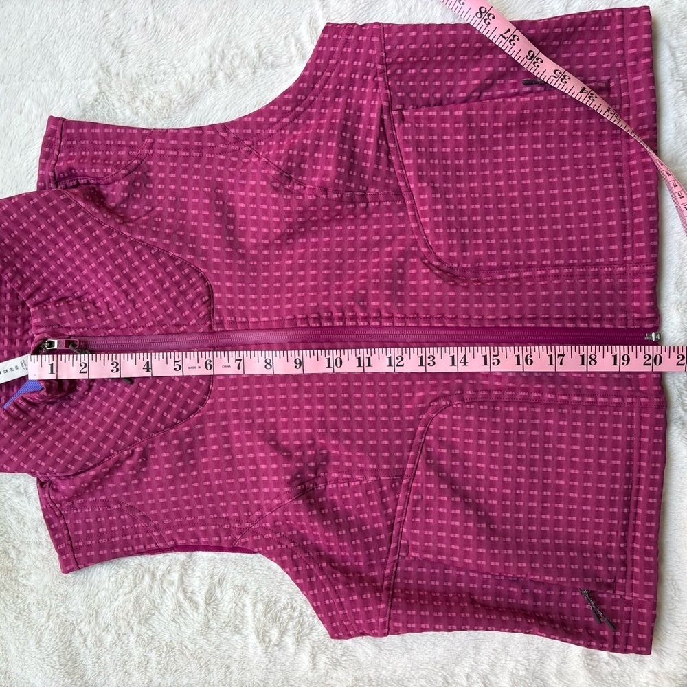 Lululemon Water-Repellent Grid Fleece Hiking Vest | Wild Berry / Sonic Pink - Picture 16 of 16